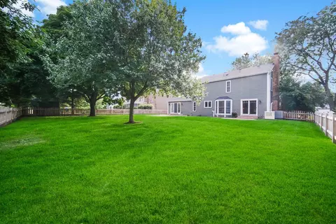 Exterior - 2031 Burnham Pl, Wheaton, IL 60189 photo 7 of 8