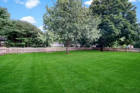 Exterior - 2031 Burnham Pl, Wheaton, IL 60189 photo 5 of 8