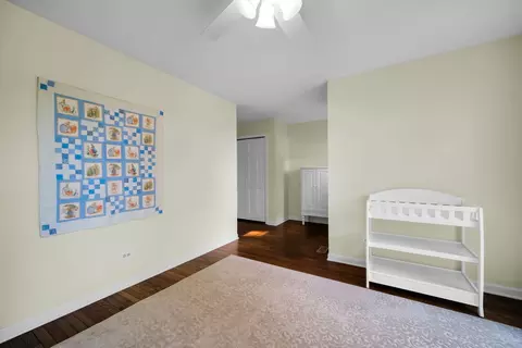Bedroom - 2031 Burnham Pl, Wheaton, IL 60189 photo 2 of 4