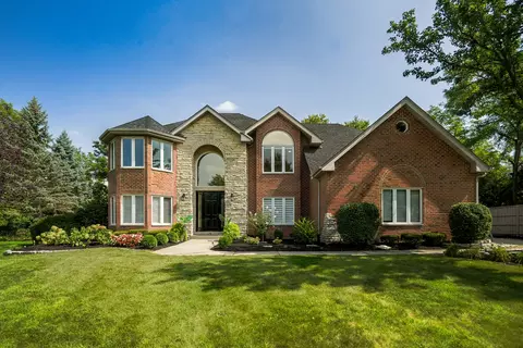 13701 Oak Tree Ln, Lemont, IL 60439