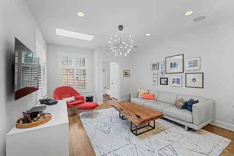 Living - Undisclosed, Mount Prospect, IL 60056 photo 4 of 4