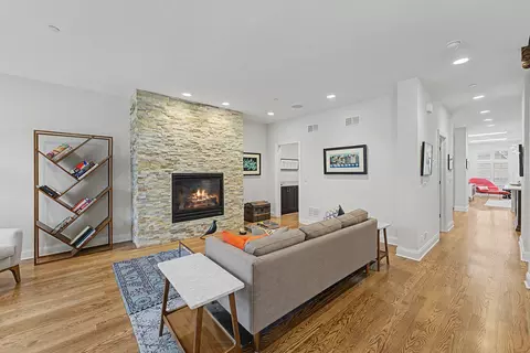 Living - Undisclosed, Mount Prospect, IL 60056 photo 2 of 4