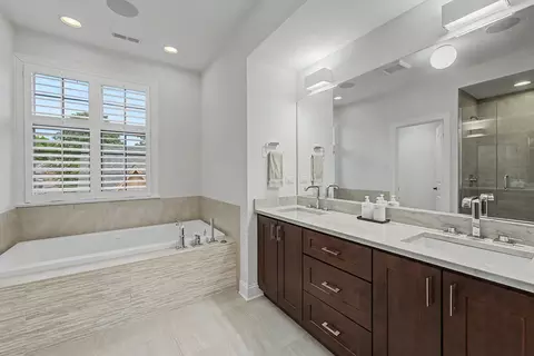 Bath - Undisclosed, Mount Prospect, IL 60056 photo 2 of 7