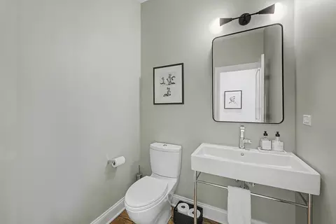 Bath - Undisclosed, Mount Prospect, IL 60056 photo 1 of 7