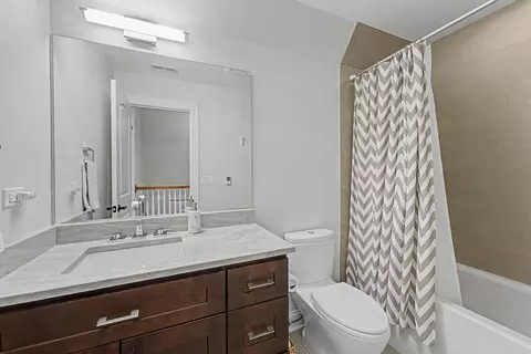 Bath - Undisclosed, Mount Prospect, IL 60056 photo 6 of 7