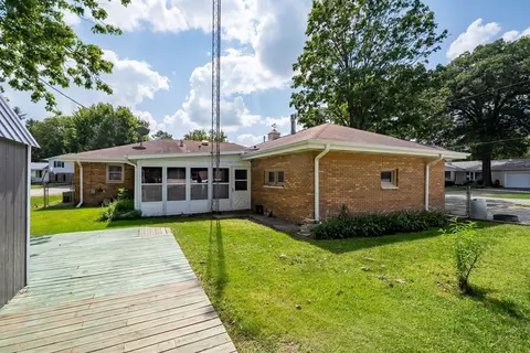 Exterior - 203 E Bullard St, Forrest, IL 61741 photo 6 of 10