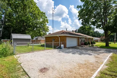 Exterior - 203 E Bullard St, Forrest, IL 61741 photo 10 of 10