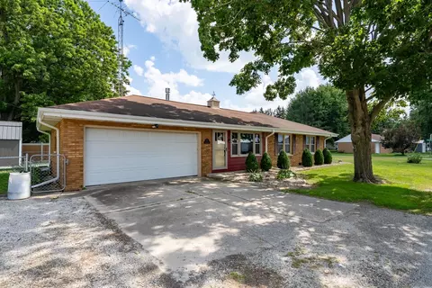 Exterior - 203 E Bullard St, Forrest, IL 61741 photo 4 of 10