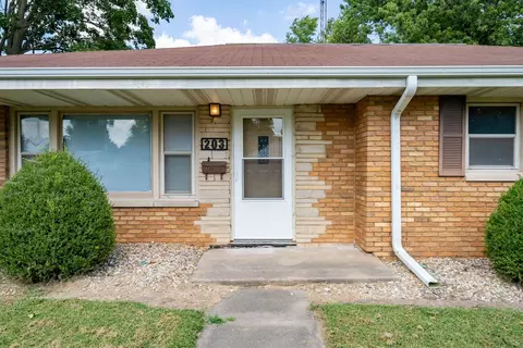 Exterior - 203 E Bullard St, Forrest, IL 61741 photo 2 of 10