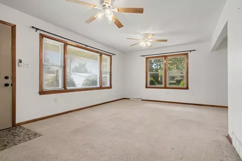 Living - 203 E Bullard St, Forrest, IL 61741 photo 4 of 7