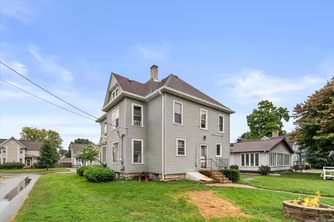 Exterior - 403 1st Ave, Ottawa, IL 61350 photo 5 of 5