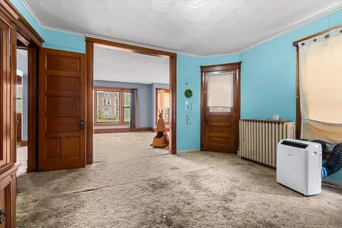 Living - 403 1st Ave, Ottawa, IL 61350 photo 5 of 9
