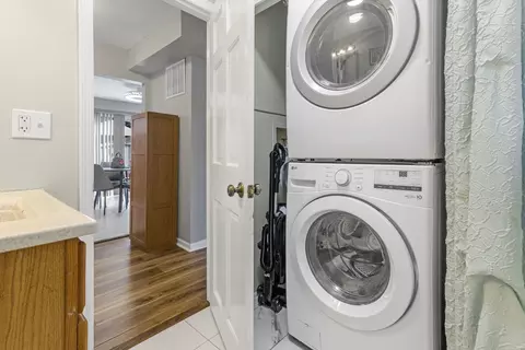 Other - 309 E Walnut St, Roselle, IL 60172 photo 3 of 6