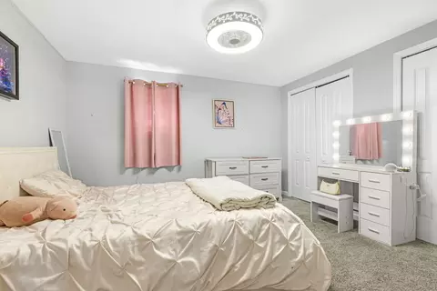 Bedroom - 309 E Walnut St, Roselle, IL 60172 photo 2 of 2