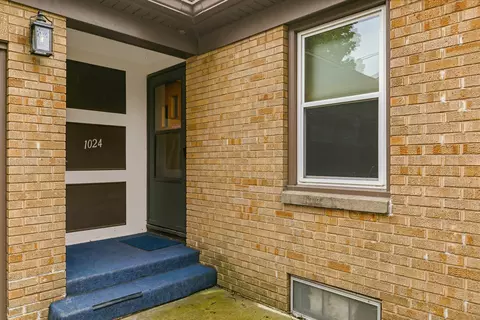 Exterior - 1024 25th St, Moline, IL 61265 photo 6 of 6