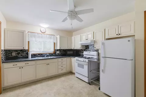 Kitchen - 1024 25th St, Moline, IL 61265 photo 1 of 2