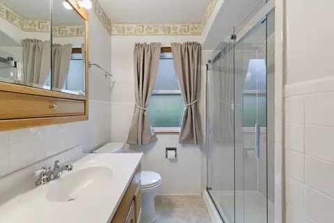 Bath - 1024 25th St, Moline, IL 61265 photo 1 of 5