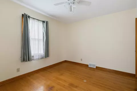 Bedroom - 1024 25th St, Moline, IL 61265 photo 6 of 7