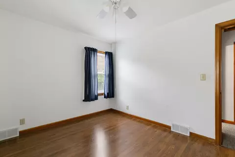 Bedroom - 1024 25th St, Moline, IL 61265 photo 3 of 7