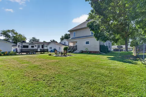 Exterior - 206 E Waupansie St, Dwight, IL 60420 photo 7 of 10