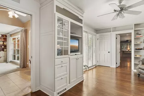 Entry Way - 4 Stuart On Oxford St, Rolling Meadows, IL 60008 photo 3 of 3