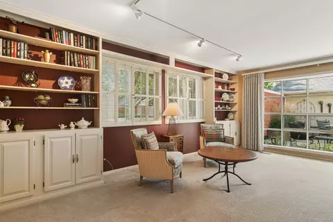 Living - 4 Stuart On Oxford St, Rolling Meadows, IL 60008 photo 1 of 2