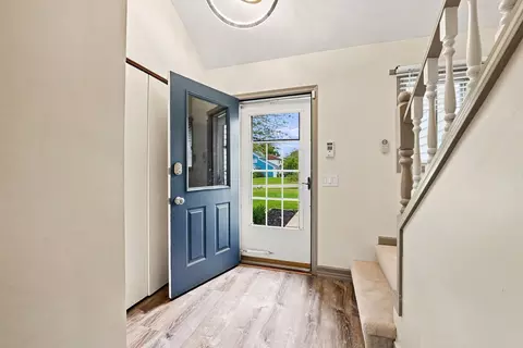 Entry Way - Undisclosed, Aurora, IL 60505 photo 1 of 1