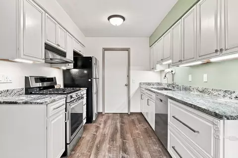 Kitchen - Undisclosed, Aurora, IL 60505 photo 6 of 7