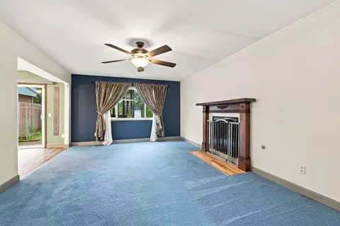 Living - Undisclosed, Aurora, IL 60505 photo 2 of 2
