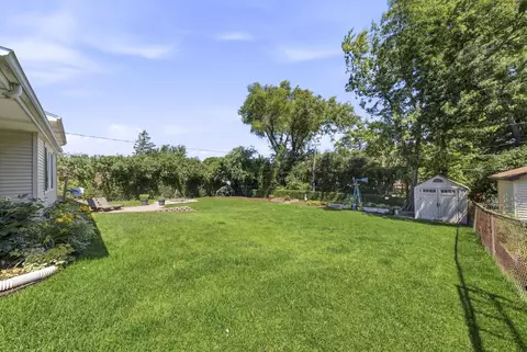 Exterior - 790 Evergreen Ln, Hoffman Estates, IL 60169 photo 3 of 6