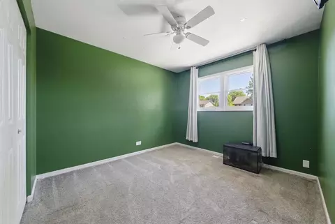 Bedroom - 790 Evergreen Ln, Hoffman Estates, IL 60169 photo 3 of 4