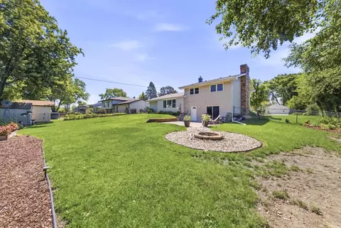 Exterior - 790 Evergreen Ln, Hoffman Estates, IL 60169 photo 5 of 6