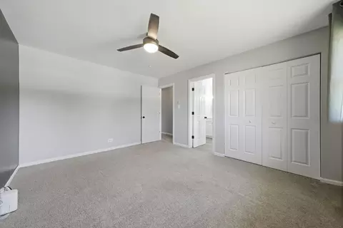 Bedroom - 790 Evergreen Ln, Hoffman Estates, IL 60169 photo 2 of 4