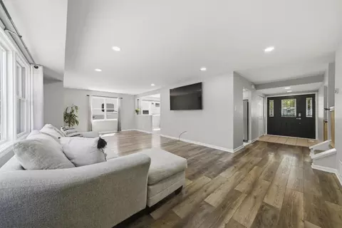 Other - 790 Evergreen Ln, Hoffman Estates, IL 60169 photo 1 of 2