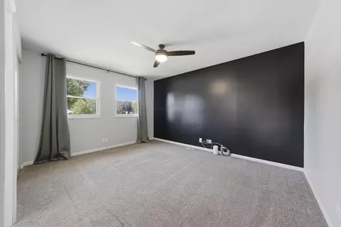 Bedroom - 790 Evergreen Ln, Hoffman Estates, IL 60169 photo 1 of 4