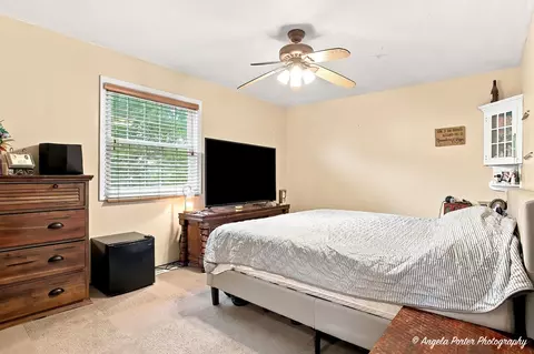 Bedroom - 512 Silbury Ct, Mchenry, IL 60050 photo 3 of 4