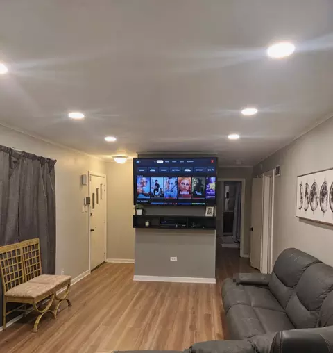 Living - 16733 Crane Ave, Hazel Crest, IL 60429 photo 1 of 2