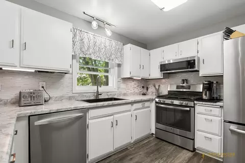 Kitchen - 2005 W May Dr, Johnsburg, IL 60051 photo 2 of 3