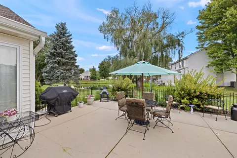 Exterior - 3912 Boone Creek Cir, Mchenry, IL 60050 photo 2 of 8