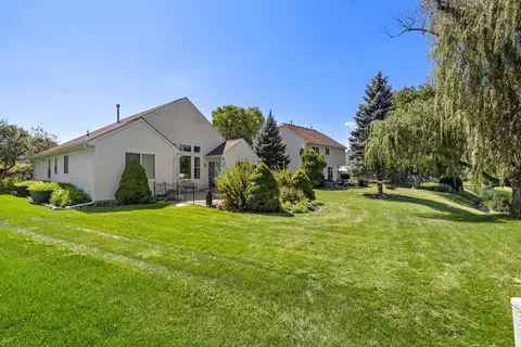 Exterior - 3912 Boone Creek Cir, Mchenry, IL 60050 photo 8 of 8
