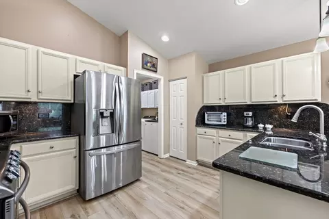 Kitchen - 3912 Boone Creek Cir, Mchenry, IL 60050 photo 2 of 5
