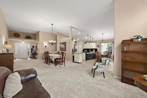 Entry Way - 3912 Boone Creek Cir, Mchenry, IL 60050 photo 3 of 4