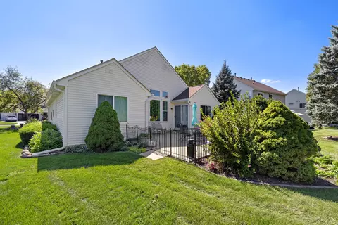 Exterior - 3912 Boone Creek Cir, Mchenry, IL 60050 photo 7 of 8