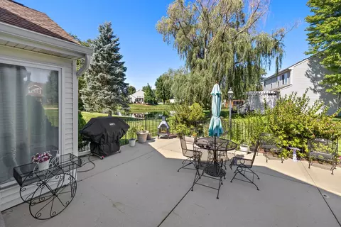 Exterior - 3912 Boone Creek Cir, Mchenry, IL 60050 photo 5 of 8