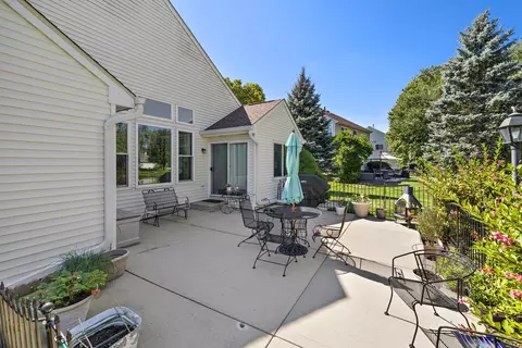 Exterior - 3912 Boone Creek Cir, Mchenry, IL 60050 photo 6 of 8