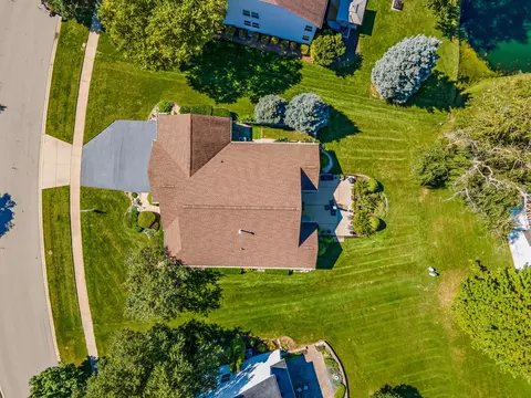 View/Area - 3912 Boone Creek Cir, Mchenry, IL 60050 photo 3 of 7