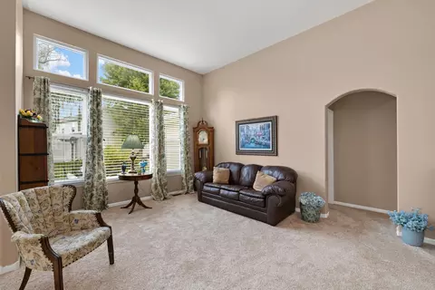 Living - 3912 Boone Creek Cir, Mchenry, IL 60050 photo 1 of 3