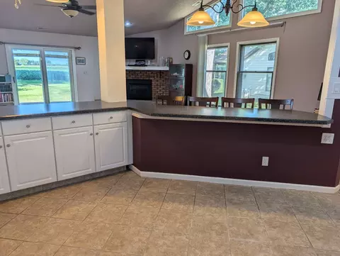 Kitchen - 1016 Baxter Ln #1, Freeport, IL 61032 photo 1 of 7