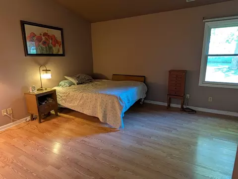Bedroom - 1016 Baxter Ln #1, Freeport, IL 61032 photo 2 of 5