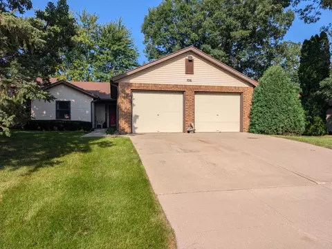 Exterior - 1016 Baxter Ln #1, Freeport, IL 61032 photo 4 of 4
